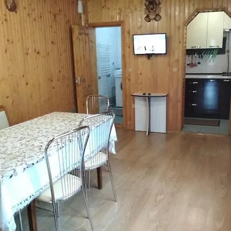 U Dida Grytsya بيت خشبي *