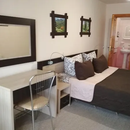 U Dida Grytsya بيت خشبي