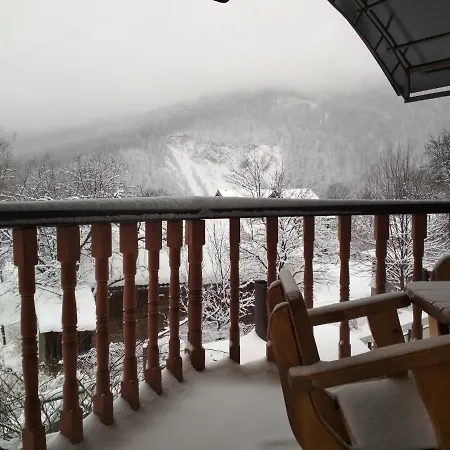 U Dida Grytsya Yaremche